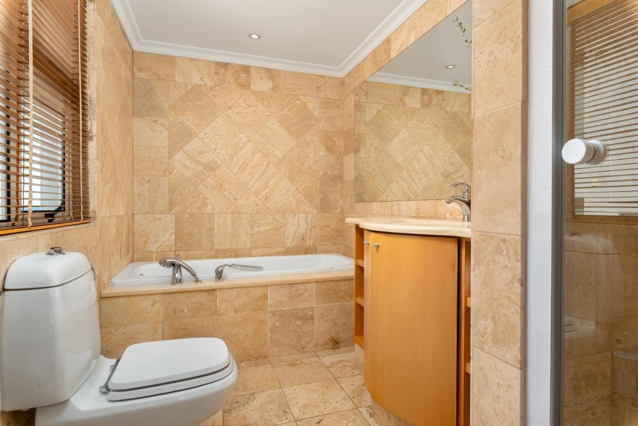 Apartment 1 Victoria Road Unit 3 *