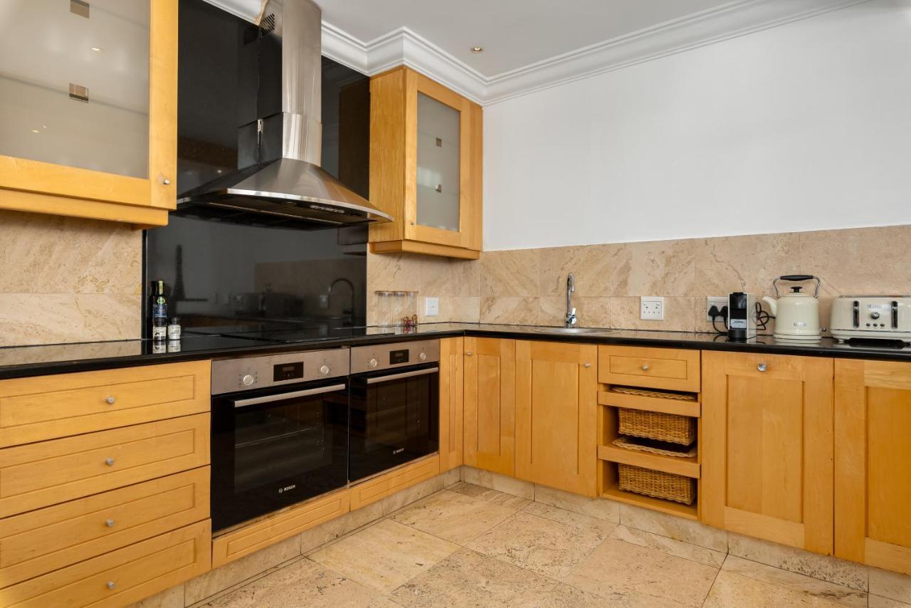 Apartment 1 Victoria Road Unit 3 *